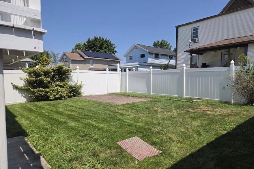 Building Photo - 409 Butler St