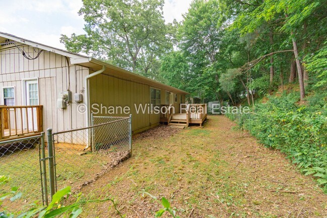 Building Photo - Large 4 BR / 2.5 BA home for lease in Rossville!