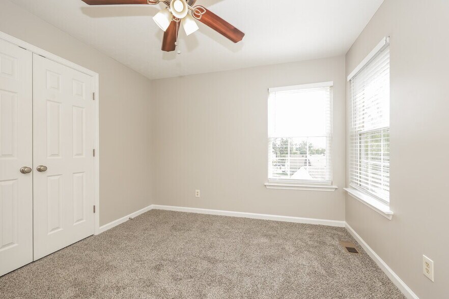 Building Photo - 1505 Chestnut Oak Dr