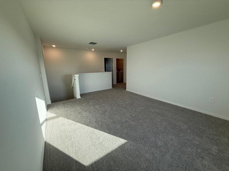 Building Photo - 2049 Albatross Nest Dr