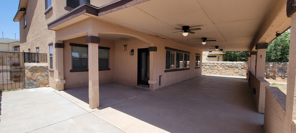 Building Photo - 3600 Tierra Bahia Dr