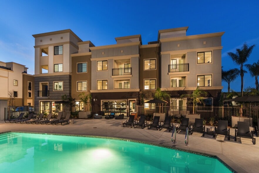 Primary Photo - Alcove