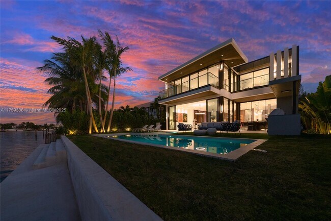 Building Photo - 315 N Shore Dr