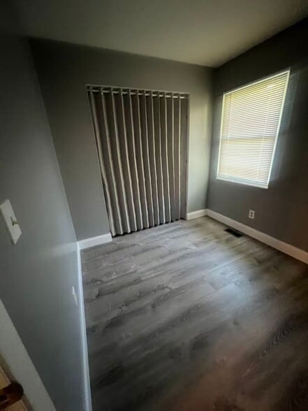Building Photo - 4033 Hawthorn Dr