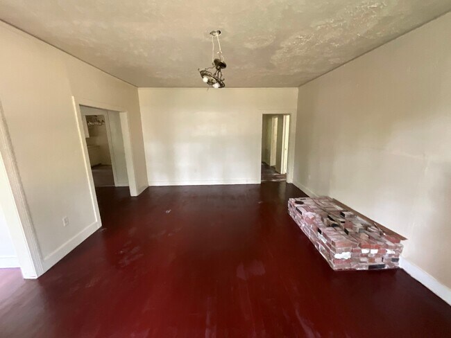 Building Photo - 262 Dona Ave