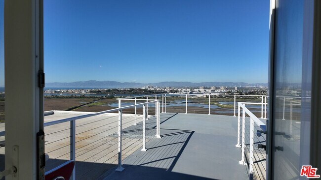 Building Photo - 8120 Billowvista Dr