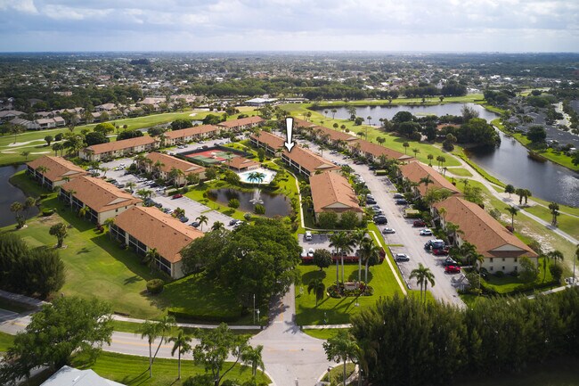 Building Photo - 1101 Pinecrest Cir