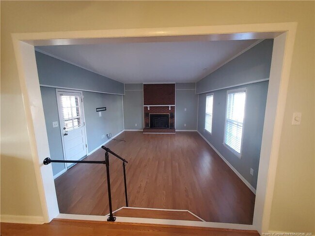 Building Photo - 1208 Cullen Dr