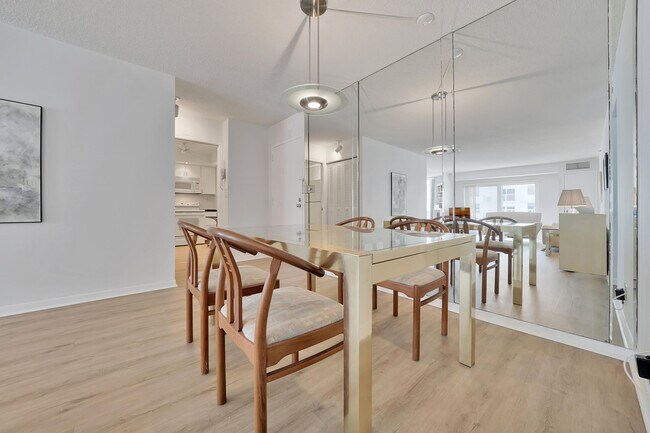 Building Photo - 3215 S Ocean Blvd