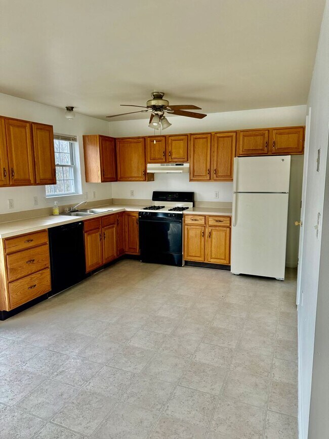 Building Photo - 678 ROCKWOOD DRIVE ELIZABETHTOWN, PA 17022