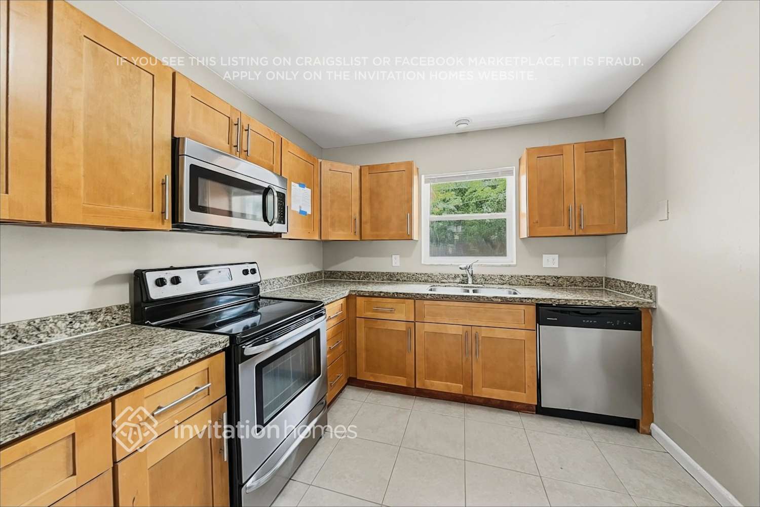 Building Photo - 458 NE 38th St