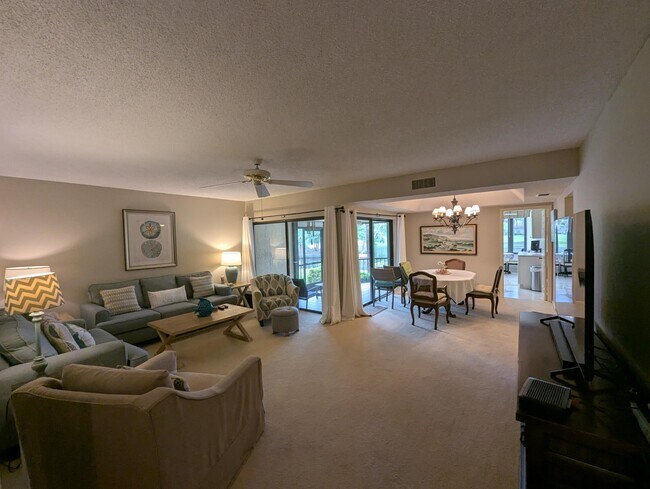 Building Photo - 16941 Waterbend Dr