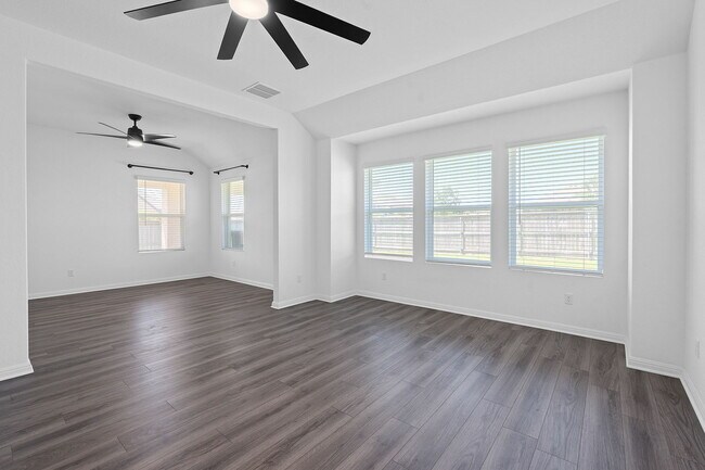 Building Photo - 132 Rocking Chair Dr