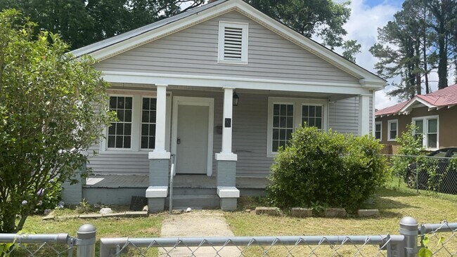 Building Photo - 2012 Starnes St