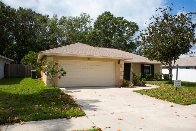 Building Photo - 1931 Tarpon Ct