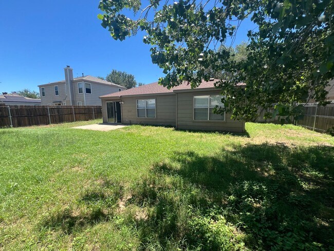 Building Photo - 1004 Wintercreek Dr