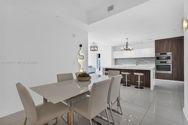 Building Photo - 851 NE 1st Ave