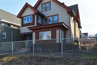 Building Photo - 3029-3031 Chicago Ave