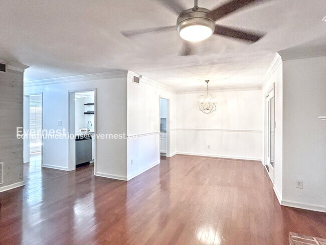 Building Photo - 1105 Lenox Way NE