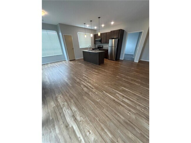 Building Photo - 1901 Pirate Dr