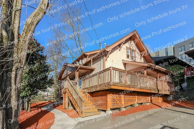 Primary Photo - 3232 N Michigan Ave