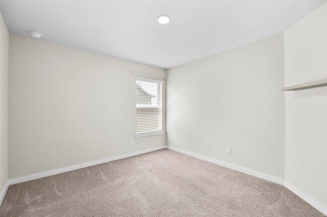 Building Photo - 18811 Cottonwood Bayou Ct
