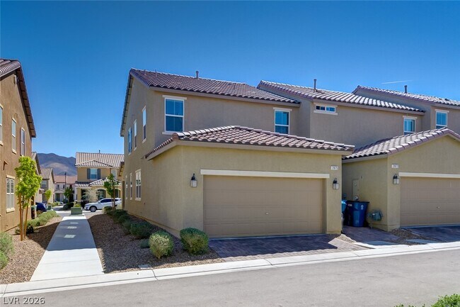 Building Photo - 2875 Starling Summit St