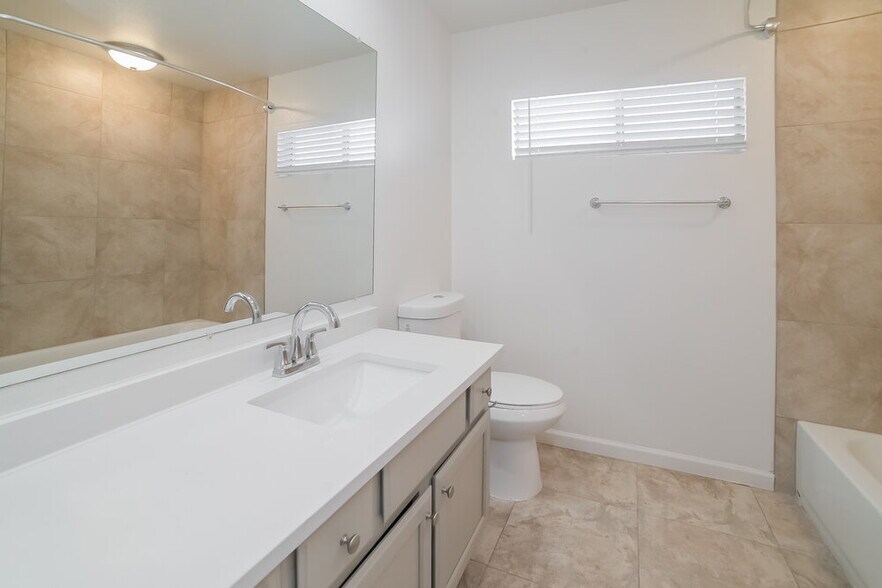 Building Photo - 10119 W Windsor Blvd