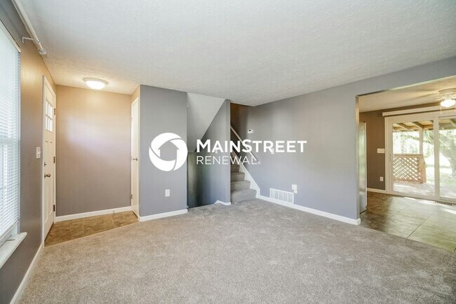 Building Photo - 3 Bedroom Pet-Friendly Home in COLUMBUS, OH with Main Street Renewal