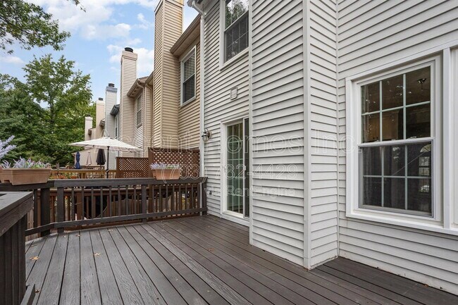 Building Photo - 6107 Summer Park Ln