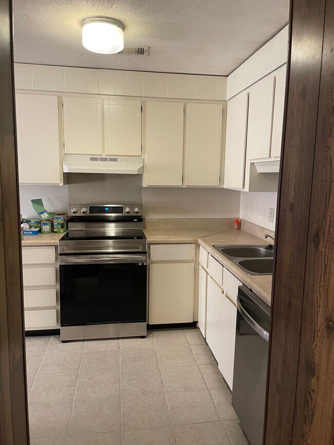 Building Photo - 106 Henry St