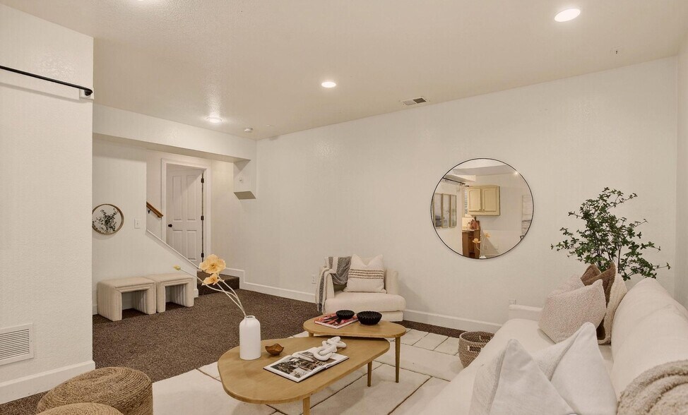 Living Room - 1509 Pratt St