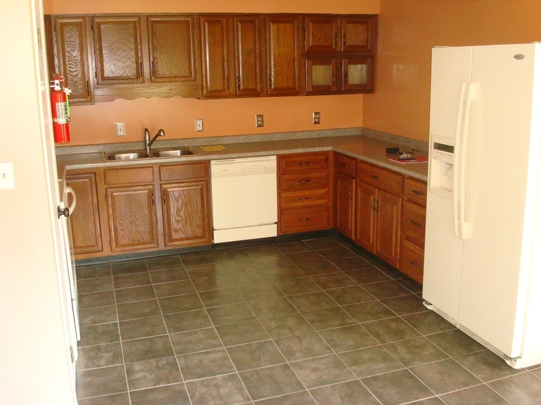 Kitchen - 1528 Blue Course Dr