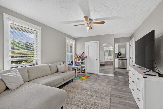 Building Photo - Cozy 1Bed/1Bath Rental in Lake Worth Beach