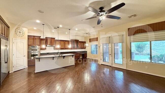 Building Photo - 28978 N 70th Dr