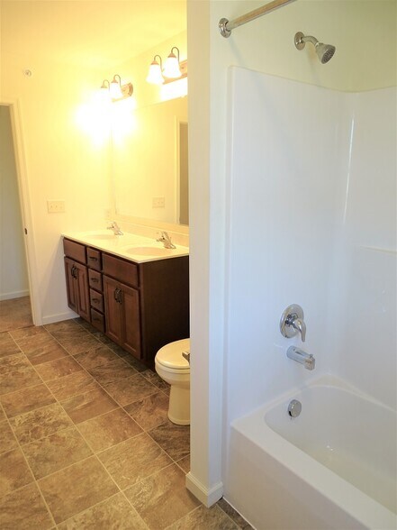 Building Photo - 312 Meadow View Dr