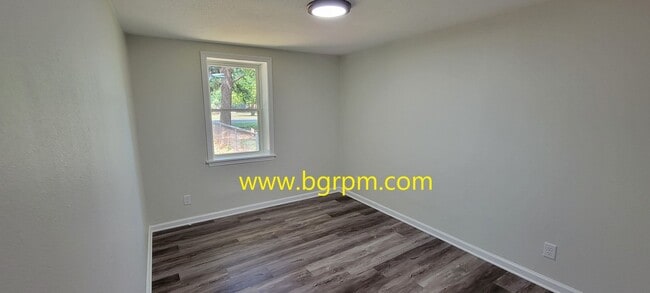 Building Photo - 3 BD, 1 1/2 BA home in Lonoke
