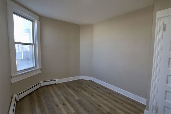 Building Photo - 743 Harrison Ave