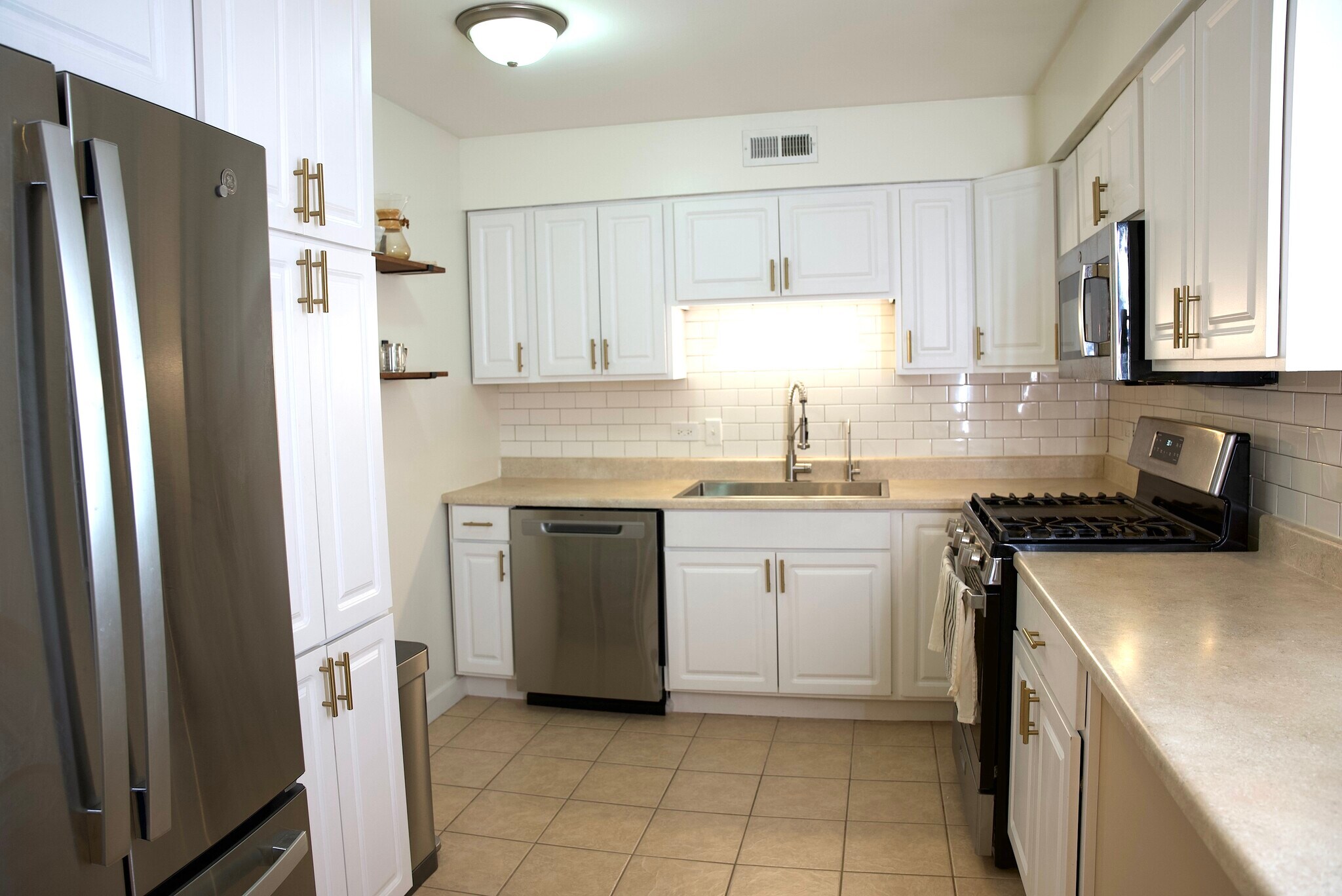 Building Photo - 1450 Sandpebble Dr