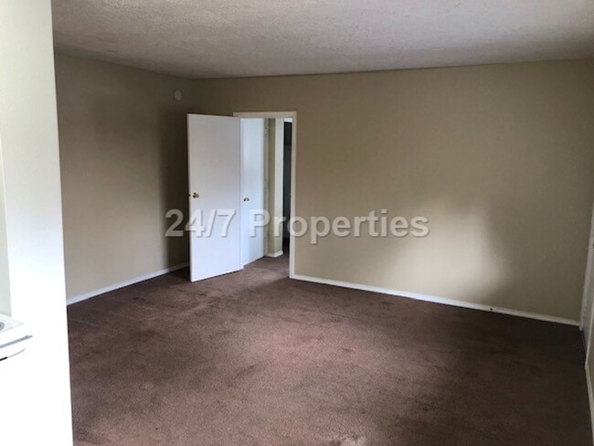 Building Photo - 2024-304MF