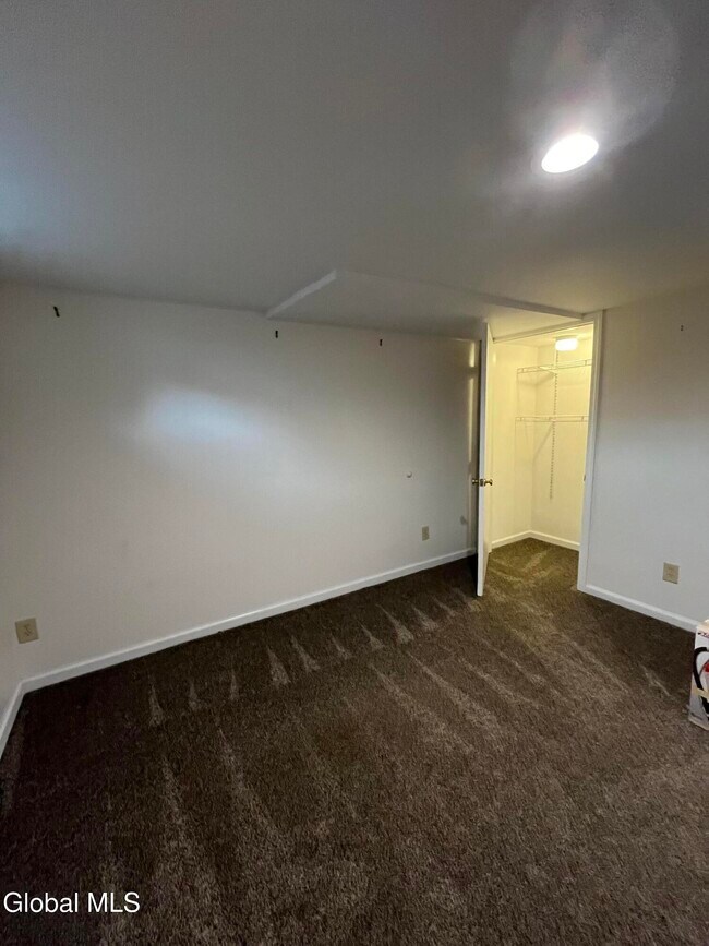 Building Photo - 36 Glenville St