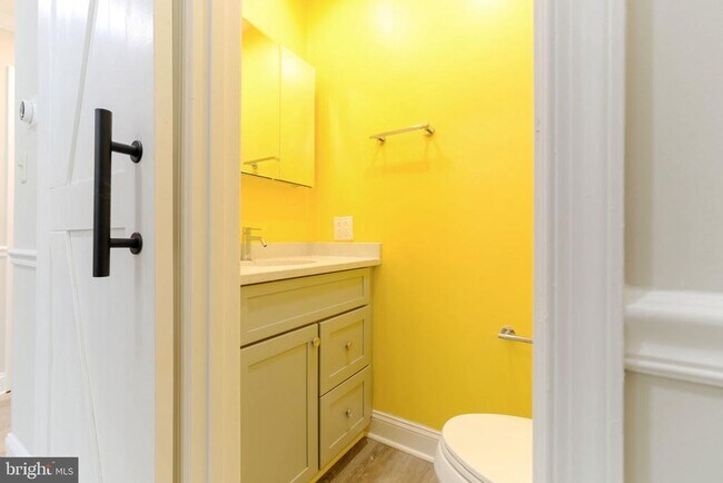 Building Photo - 21136 Winding Brook Square