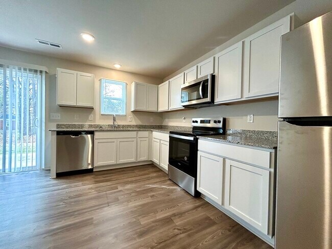 Building Photo - 137 Villa Ln