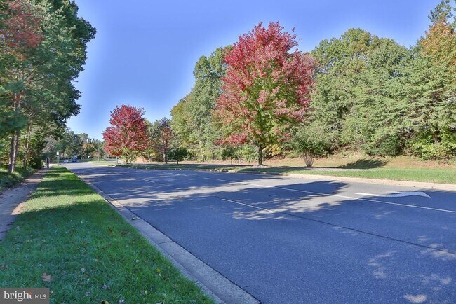 Building Photo - 5111 Lands End Ct