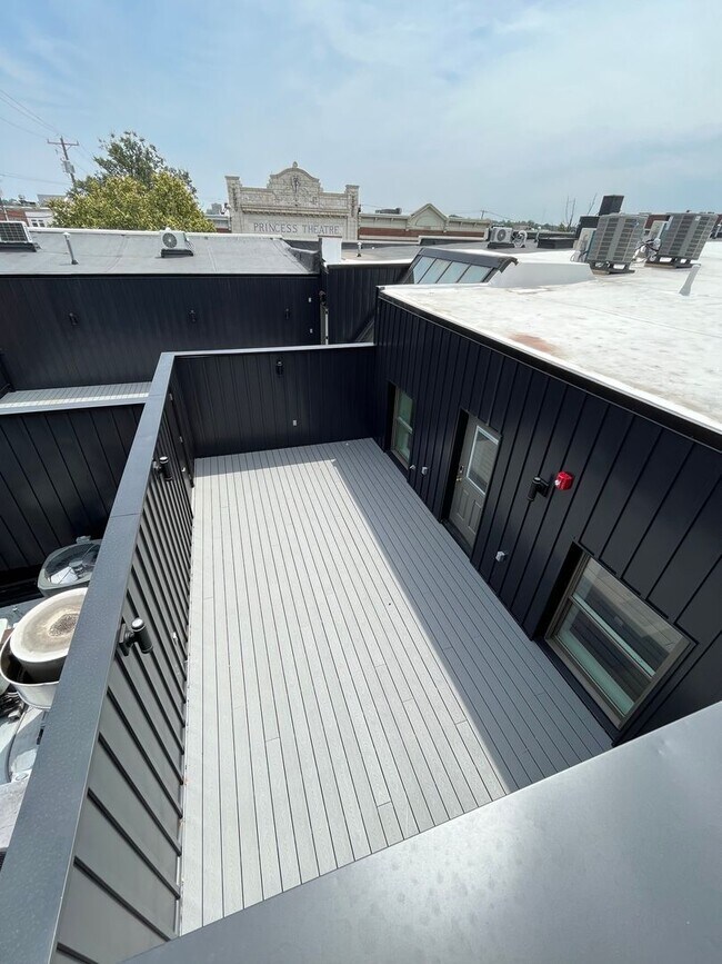 Building Photo - **  AVAILABLE AUGUST 2026  **  Beautiful Downtown Apartment with Private Rooftop Deck  Call to in...