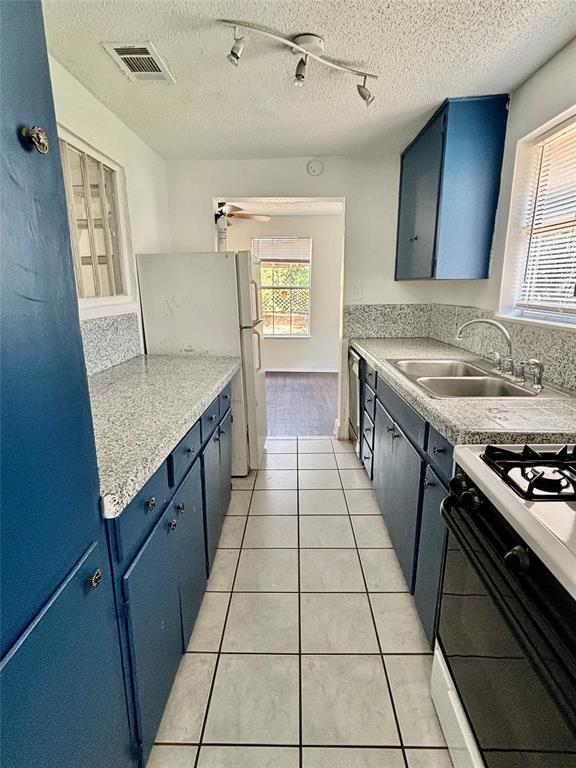 Building Photo - 1205 Olander St