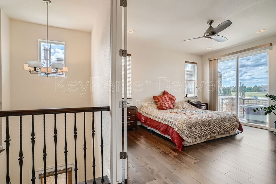 Building Photo - 8916 E Caley Way