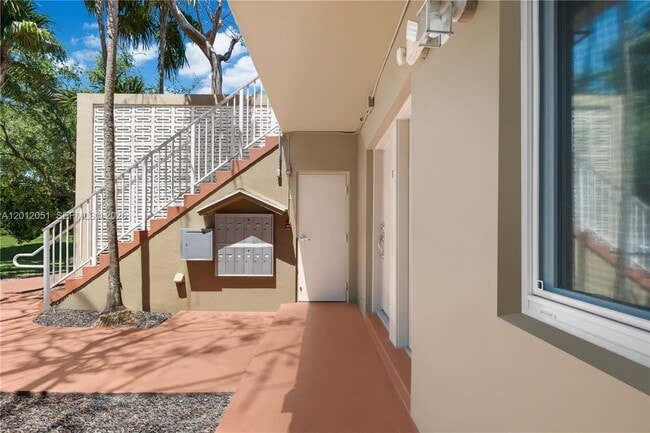 Building Photo - 6310 SW 79th St