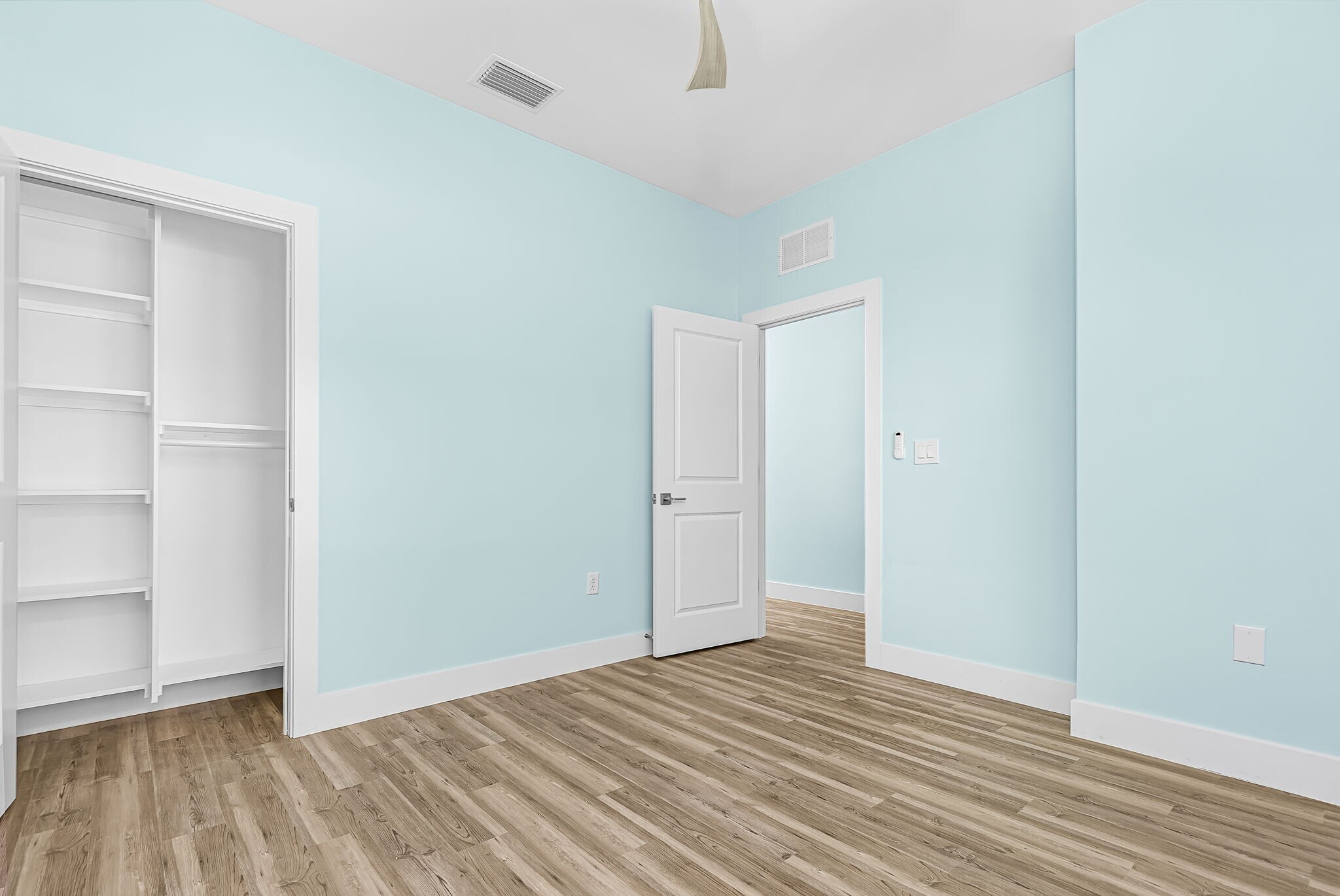 Building Photo - 7244 David Blvd