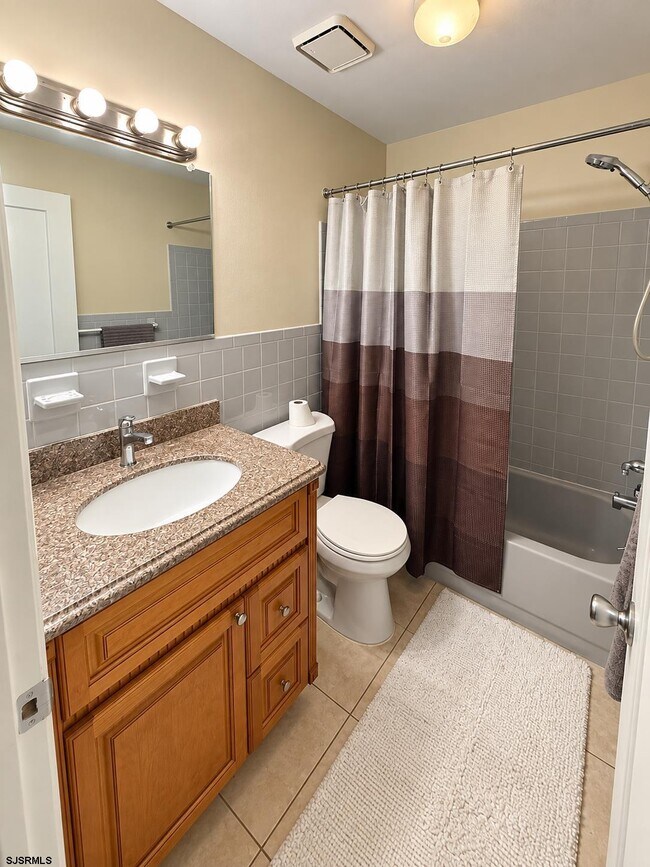 Building Photo - 25 Oyster Bay